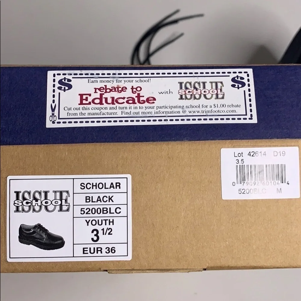 New in box school Issue Black Scholar youth dress shoes 3.5